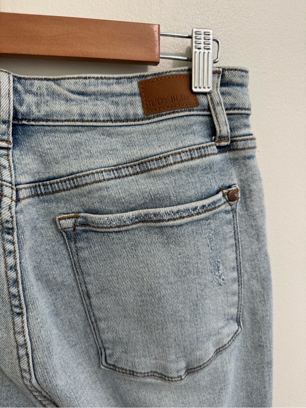 Judy Blue Split Hem Straight Leg Jeans - Picture 7 of 9